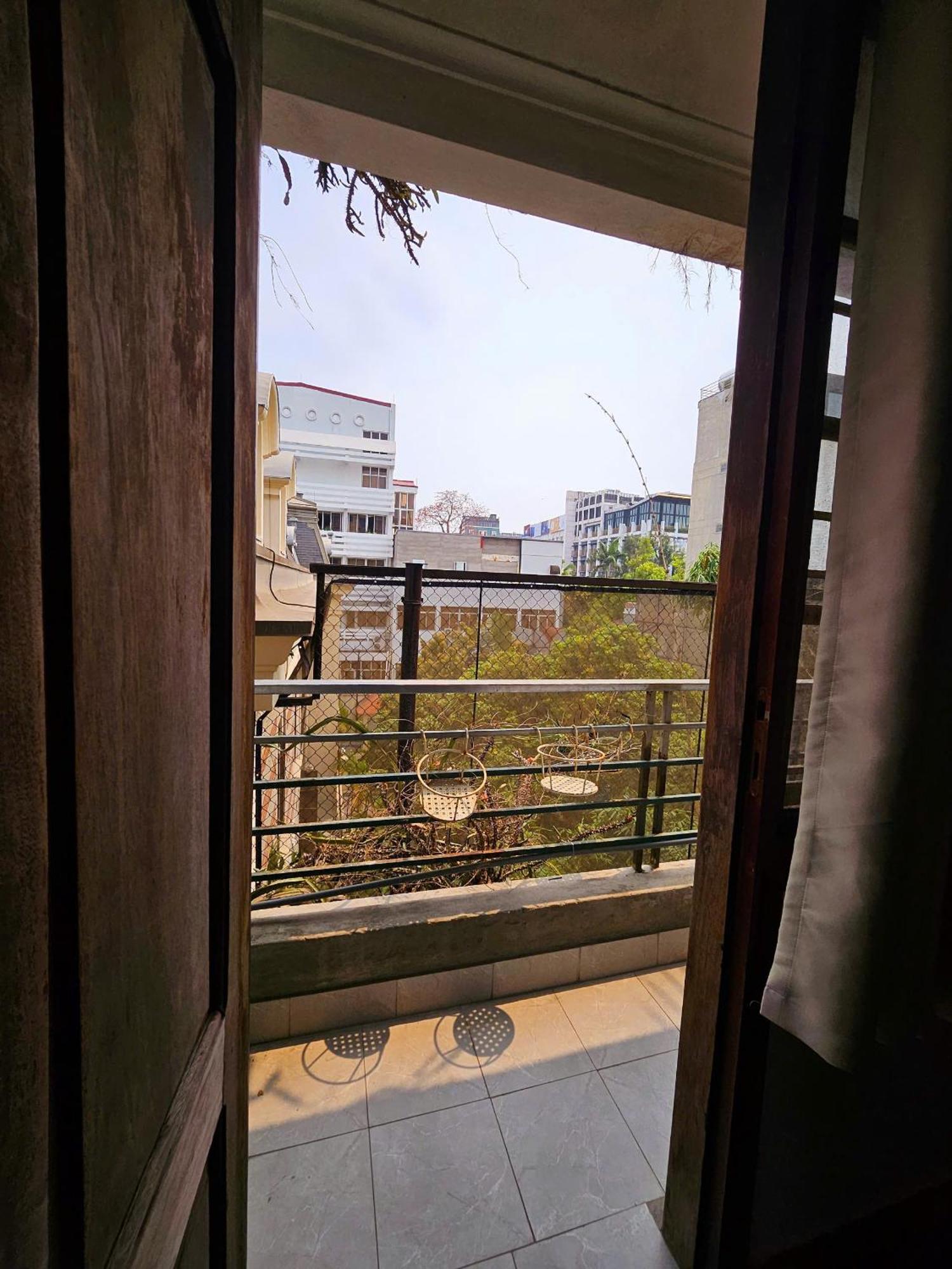 Rainbow Homestay - No 8 Alley 18B Tong Dan Hanoi Exterior photo