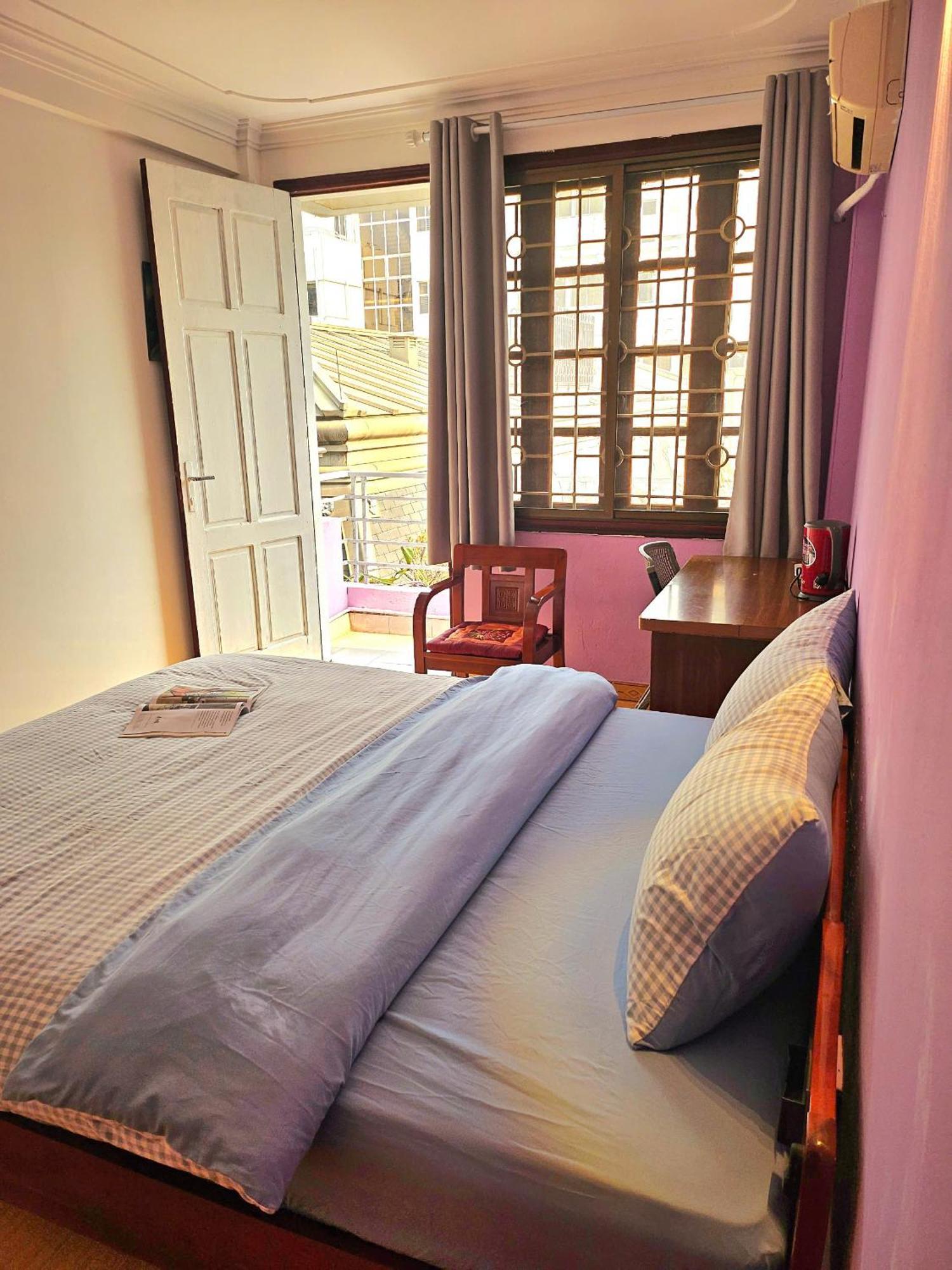 Rainbow Homestay - No 8 Alley 18B Tong Dan Hanoi Exterior photo